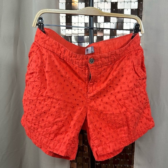 Old Navy Coral Size 4 Regular Lace Eyelet Cut Bermuda Style Shorts WAIST 16 - Picture 1 of 10